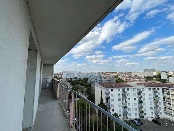 Location / Appartement 4 pièces de 70 m², Toulouse, Boulevard de Larramet / Photo 2