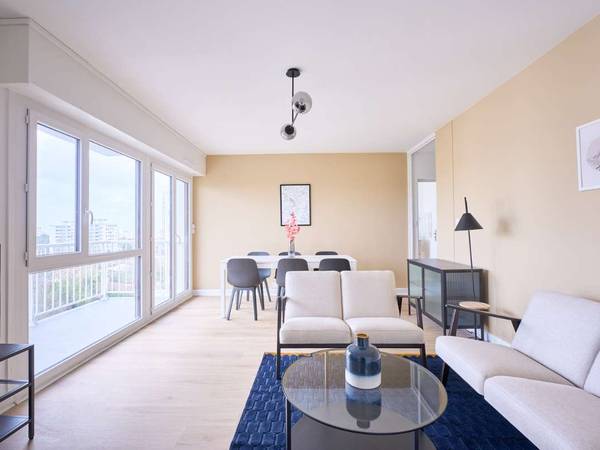 Colocation / Appartement 6 pièces de 103 m², Mérignac, Avenue des Tourelles de Charlin / Photo 2