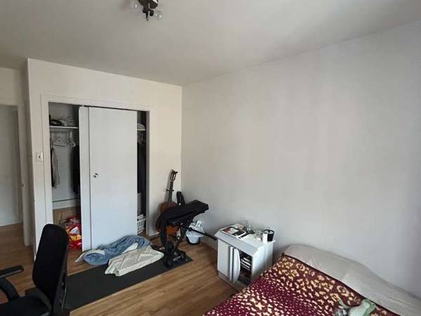 Chambre pour étudiant / Appartement 6 pièces de 100 m², Québec, Chemin Sainte-Foy / Photo 9