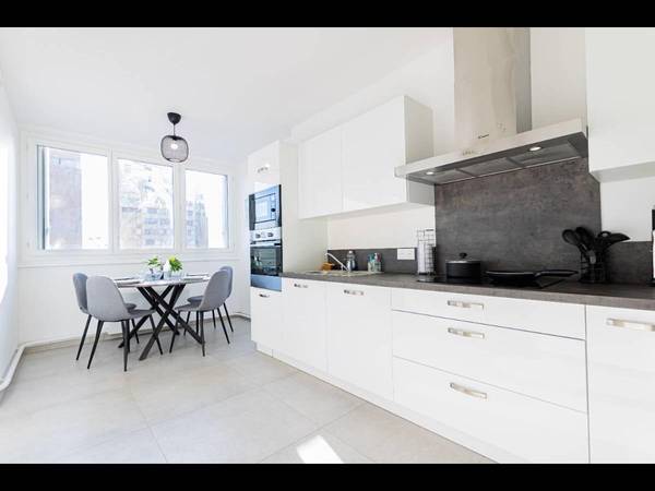 Colocation / Appartement 6 pièces de 110 m², Villeurbanne, Cours Emile Zola / Photo 2