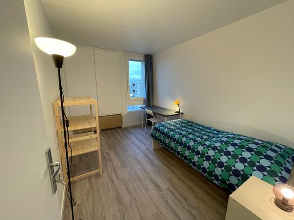 Colocation / Appartement 5 pièces de 97 m², Élancourt / Photo 3