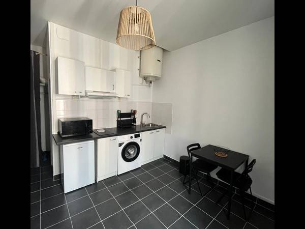 Location / Appartement 1 pièce de 19 m², Villeurbanne, Bis Rue du 24 Février 1848 / Photo 2