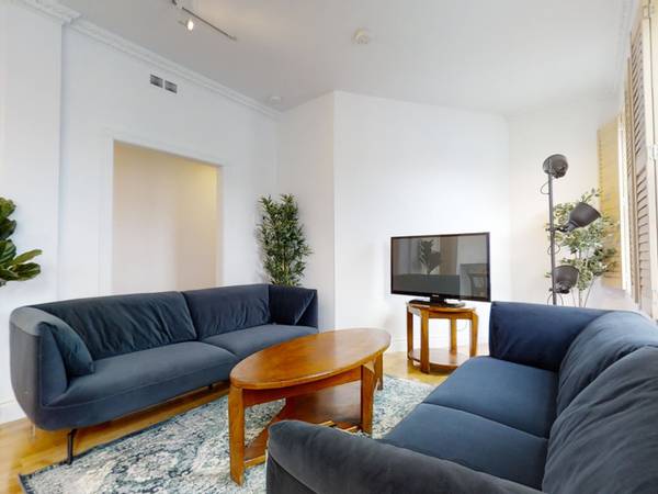 Colocation / Appartement 7 pièces de 140 m², Montréal / Photo 2