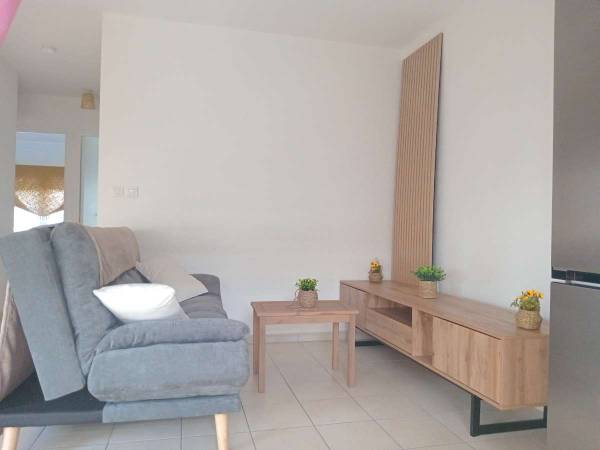 Colocation / Appartement 3 pièces de 63 m², Le Moule, Rue de Sainte-Anne / Photo 2