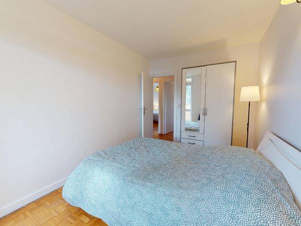 Colocation / Appartement 5 pièces de 81 m², Écully, Avenue Raymond de Veyssière / Photo 2