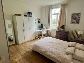 Coliving / Appartement 3 pièces de 89 m², Ixelles, Rue Veydt