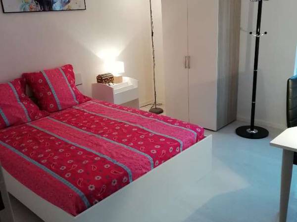 Colocation / Appartement 4 pièces de 90 m², Courbevoie, Rue de Bezons / Photo 2