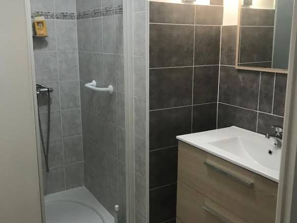 Colocation / Appartement 5 pièces de 65 m², Le Havre, Rue Docteur Calmette / Photo 2
