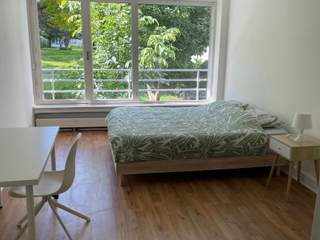 Room in a live-in landlord's home / 1 room apartment, Saint-Herblain