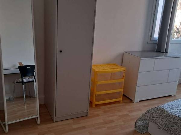 Chambre chez l'habitant / Appartement 4 pièces de 80 m², Paris, Boulevard Brune / Photo 2