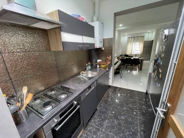 Colocation / Maison 5 pièces de 86 m², Ganshoren, Rue Henri Meuwis / Photo 2