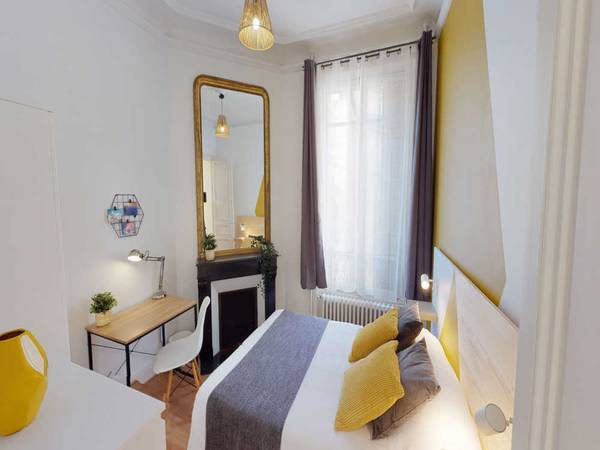 Colocation / Appartement 8 pièces de 200 m², Paris, Boulevard Malesherbes - Bat B / Photo 2