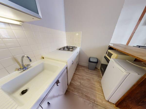 Location / Appartement 1 pièce de 27 m², Saint-Étienne, Rue Guy Colombet / Photo 2