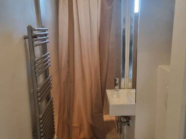 Colocation / Appartement 4 pièces de 80 m², Saint-Denis, Rue Moreau / Photo 5