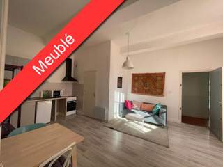 Location / Appartement 2 pièces de 37 m², Nîmes, Rue de la Curaterie