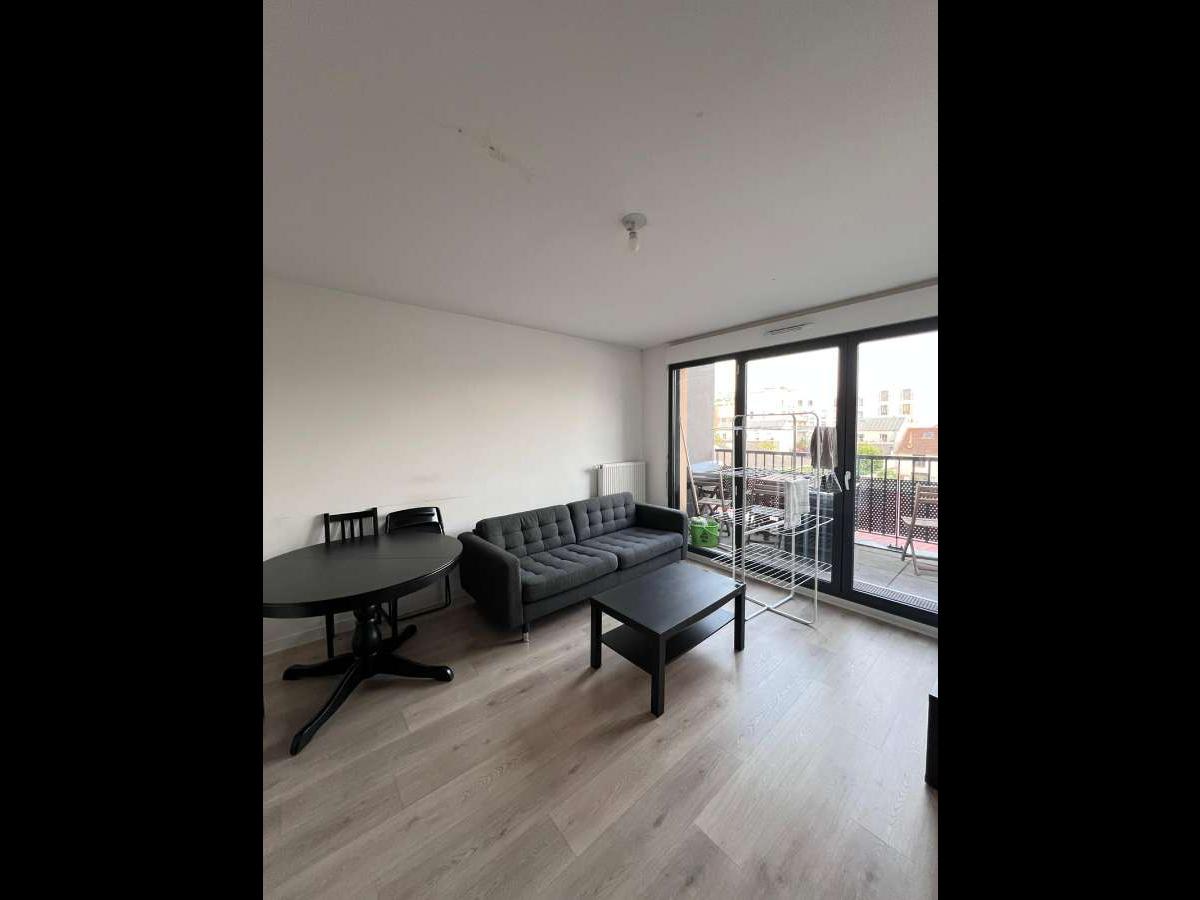 Appartement 5 pièces de 101 m² à Aubervilliers | Colocation | 550€/mois photo 2