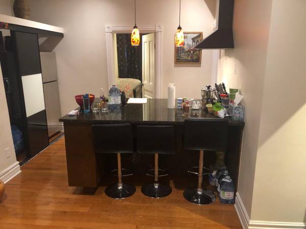 Colocation / Appartement 3 pièces de 80 m², Montréal, Rue Saint-Timothée / Photo 2