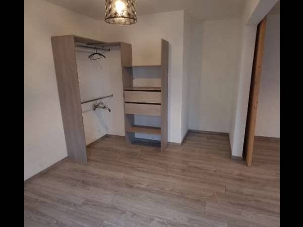 Colocation / Appartement 4 pièces de 70 m², Annecy, Place de Châtillon / Photo 2