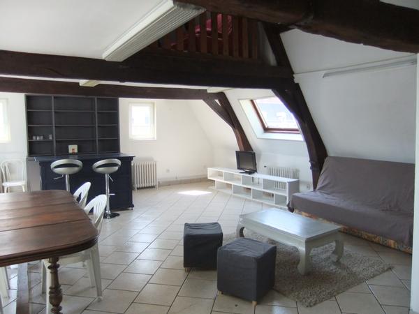 Location / Appartement 3 pièces de 97 m², Valenciennes, Rue de Famars / Photo 2