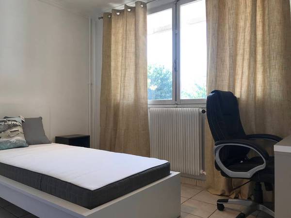 Chambre chez l'habitant / Appartement 1 pièce, Vénissieux / Photo 3