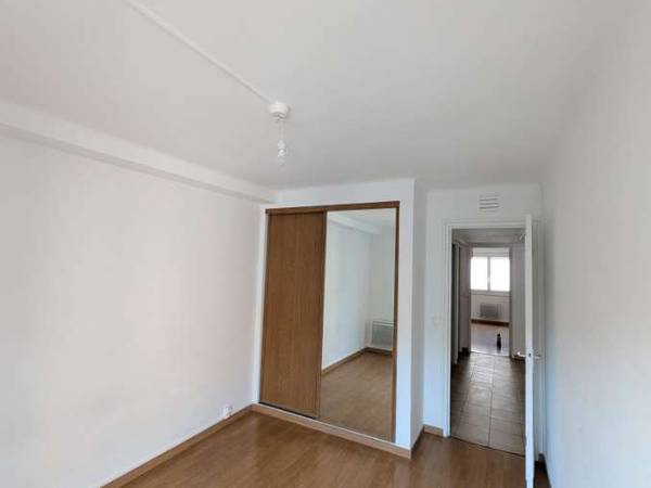 Colocation / Appartement 4 pièces de 78 m², Béziers, Rue de Lorraine / Photo 2