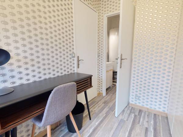 Colocation / Appartement 6 pièces de 86 m², Lyon, D Rue de Saint Cyr / Photo 2