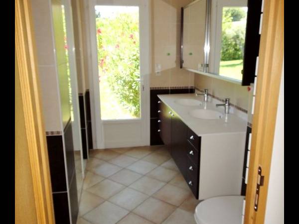 Location / Maison 6 pièces de 128 m², Aix-en-Provence / Photo 9