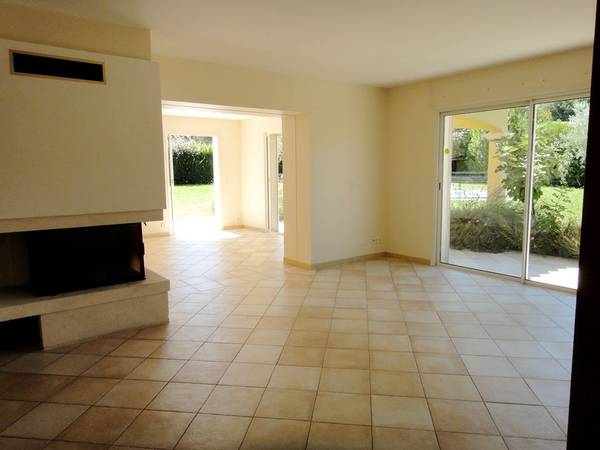 Location / Maison 6 pièces de 128 m², Aix-en-Provence / Photo 2