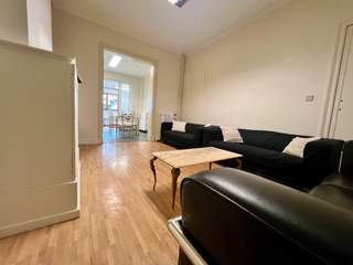 Colocation / Maison 10 pièces de 225 m², Anderlecht, Rue de la Procession