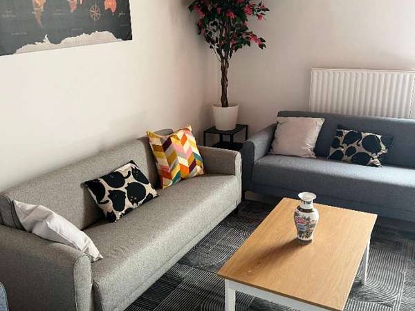 Colocation / Maison 6 pièces de 18 m², Charleroi, Rue de la Courette / Photo 2