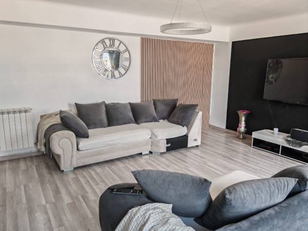 Colocation / Appartement 3 pièces de 83 m², Marseille, Boulevard National / Photo 2