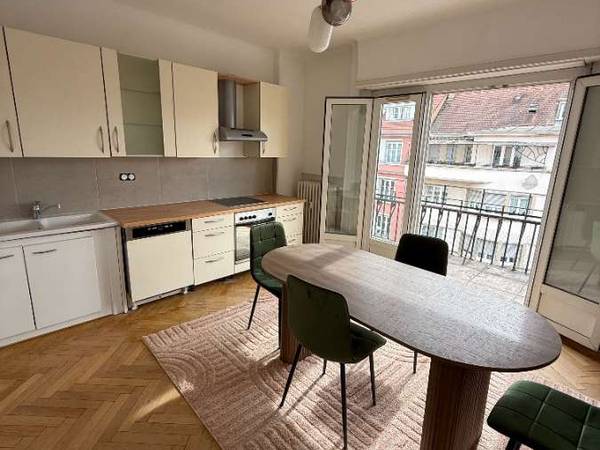 Location / Appartement 4 pièces de 90 m², Strasbourg, Boulevard de la Marne / Photo 13