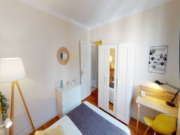Colocation / Appartement 5 pièces de 110 m², Paris, Avenue de Versailles / Photo 2