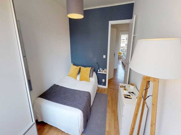 Colocation / Appartement 4 pièces de 90 m², Lyon, Rue des Trois Pierres / Photo 2