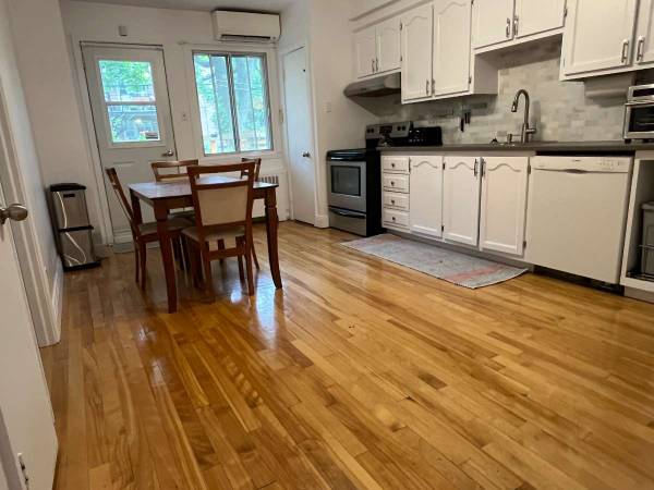 Coliving / Duplex 9 pièces de 1700 m², Montréal, 18e Avenue / Photo 16