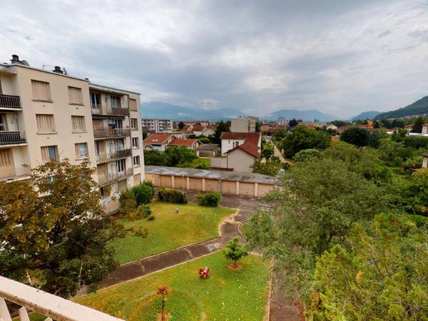 Colocation / Appartement 4 pièces de 67 m², Fontaine, Mail Marcel Cachin / Photo 2