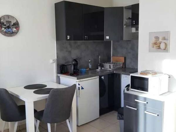 Location / Studio de 25 m², Annemasse, Avenue Henri Barbusse / Photo 2