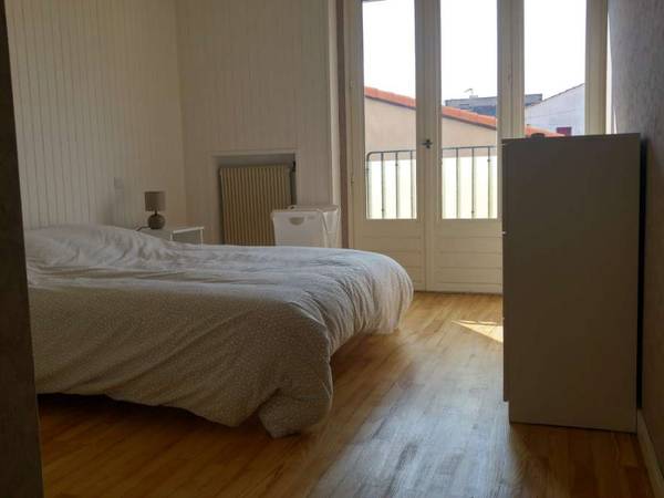 Location / Appartement 2 pièces de 54 m², Clermont-Ferrand, Rue Hoche / Photo 2