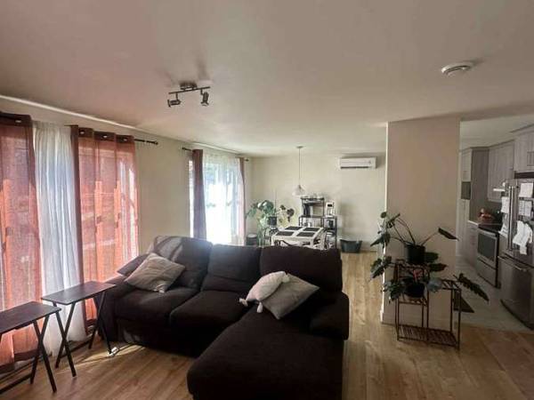 Flatsharing / 4-bedroom flat · 800 m², Salaberry-de-Valleyfield, Rue Papineau / Photo 2