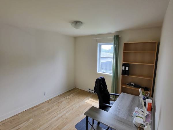 Colocation / Appartement 4 pièces de 800 m², Salaberry-de-Valleyfield, Rue Papineau / Photo 6
