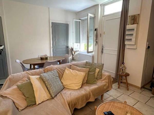 Location / Appartement 2 pièces de 34 m², Sainte-Savine, Rue Gambetta / Photo 2