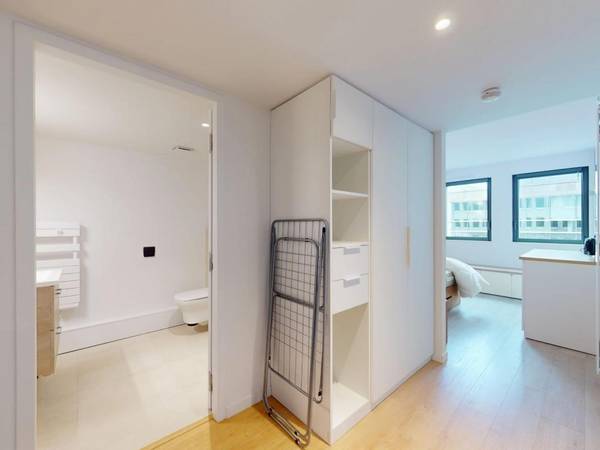 Colocation / Appartement 1 pièce de 380 m², Paris, 42 Rue de Cambronne / Photo 16
