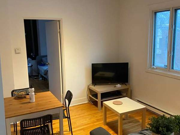 Colocation / Appartement 6 pièces de 75 m², Montréal, Rue Cherrier / Photo 2