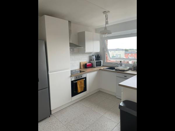 Colocation / Appartement 5 pièces de 68 m², Mons-en-Barœul, Rue Voltaire / Photo 2