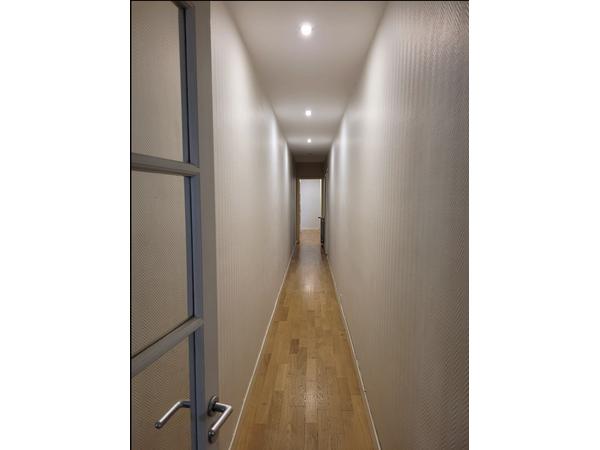 Location / Appartement 6 pièces de 120 m², Paris, Rue des Petits Hôtels / Photo 2