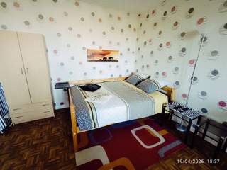 Location / Studio, Nevers