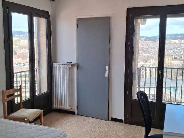 Colocation / Immeuble 3 pièces de 65 m², Aix-en-Provence, Rue Lapierre / Photo 2