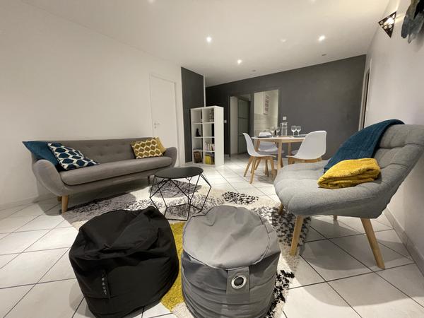 Colocation / Appartement 5 pièces de 77 m², Grenoble, Rue Lieutenant Chabal / Photo 2