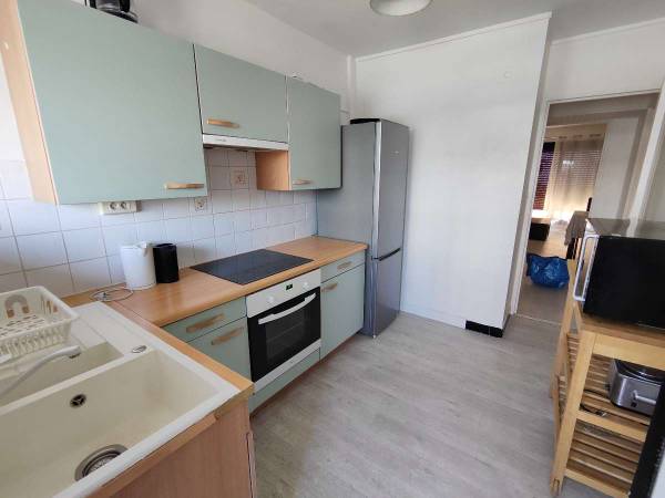 Colocation / Appartement 4 pièces de 75 m², Massy, Place des Italiens / Photo 2
