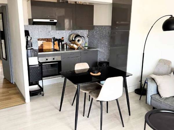 Colocation / Appartement 4 pièces de 64 m², Marseille, Avenue Jules Cantini / Photo 2